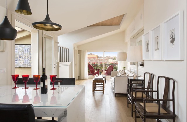Your quiet haven at Ponte Vecchio - Views, terraces and luxuriously renovated