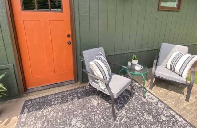 Your Relaxing Getaway Awaits! Free Parking, Pet-Friendly Property