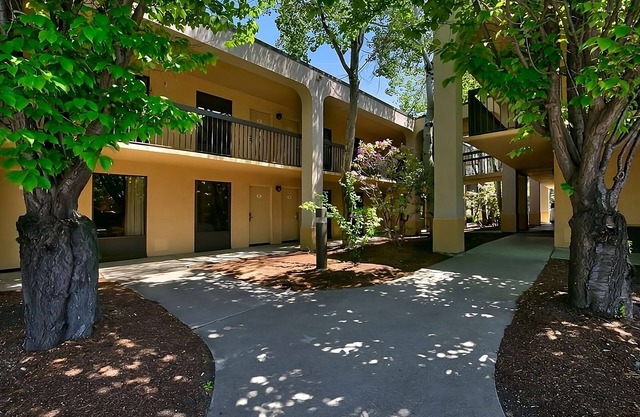 Your Relaxing Getaway Awaits! 4 Family-friendly Units! Near Old Mill District!