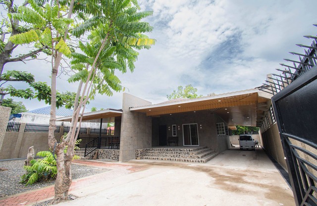 Your spacious and peaceful home in Dumaguete🏡