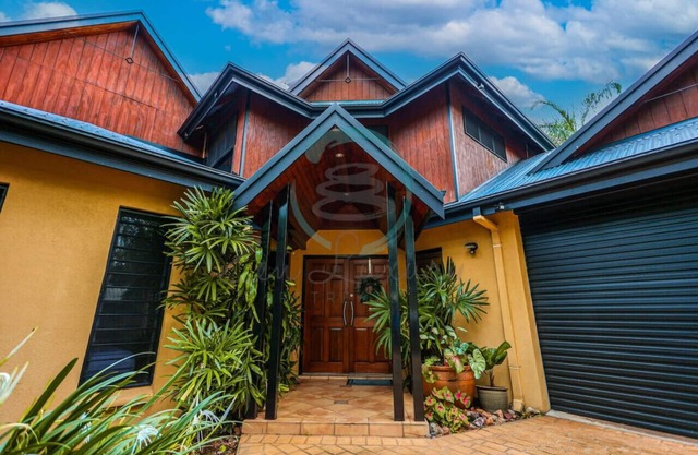 ZenLux (Durack) Picturesque & Tranquil ~ Pool ~ BBQ ~ Golf Course!