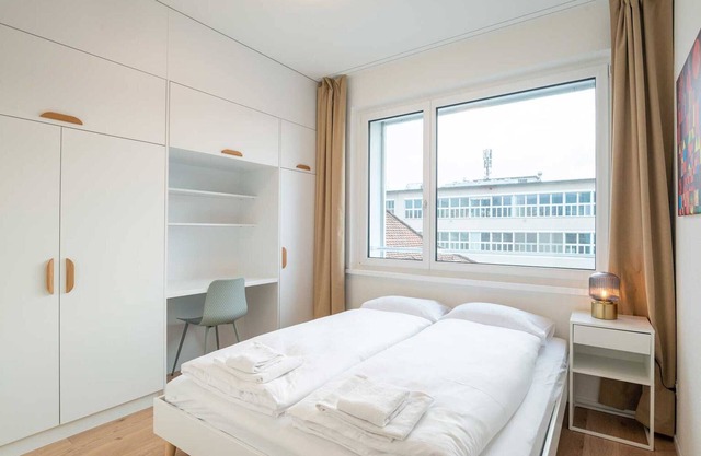 ZH Red 5 - Letzigrund HITrental Apartment