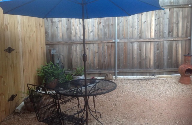 zilker park barton springs s. lamar s. congress steps to greenbelt cozy comfy