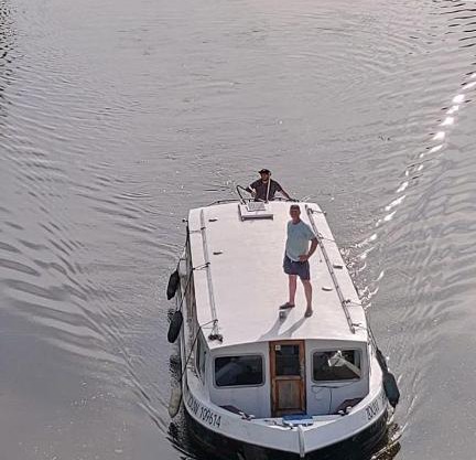 Zouw Hausboat Zakotven -pouze ubytovaní