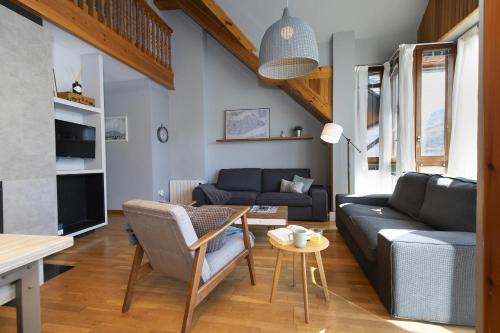 Panticosa Apartment | Ático de Pao by BeValle