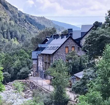 Canfranc Apartment | Ático LA FLOR DEL SOL