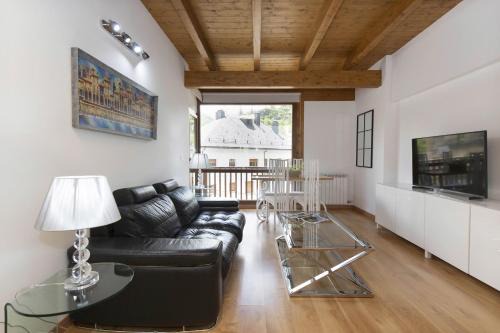 Panticosa Apartment | Ático Mendia by BeValle