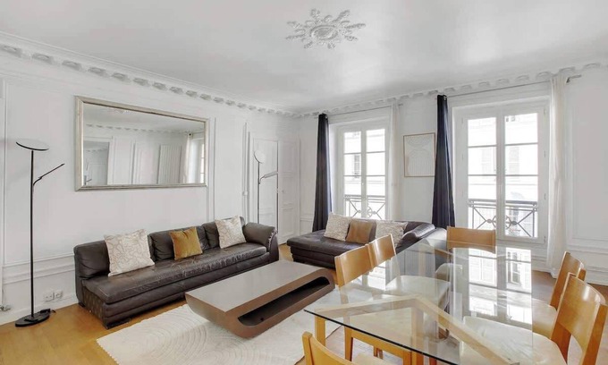 Chaussee-d'Antin Apartment | Élégance & confort à deux pas de la Madeleine
