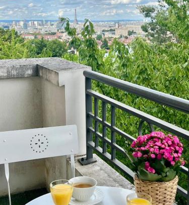 Chatillon Apartment | Élégant apt avec vue Tour Eiffel & parking privé