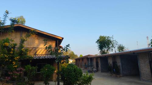 Mae Suai House | บ้านพักเรือนแก้ว แม่สรวย