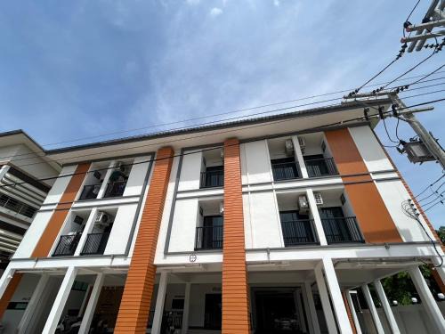 Mancha Khiri Hotel | อยู่สบายเพลส