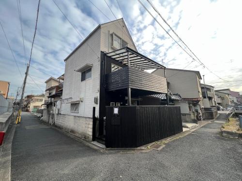 Fushimi Ski Chalet | ゲストハウス宮の軒-稲荷参道前 3-Floor Family House, four living room, washmachine, 2 toilet, project, big supermarket nearby