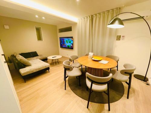 Naha City Centre Villa | 新築オープン アーバンテラスナハ 最大6名 波の上ビーチ国際通り近く 3泊以上10offキャンペーン中