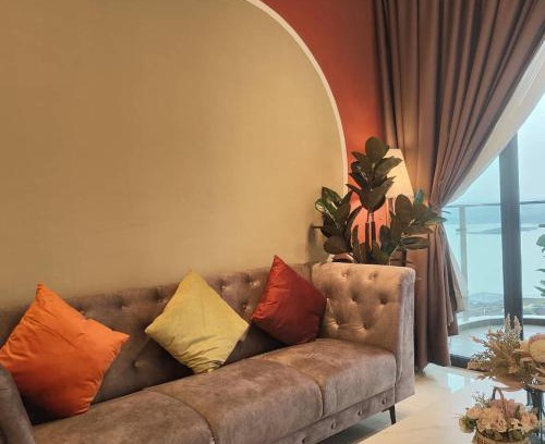 Central District Apartment | 轻奢风三房三厕休闲套房6-12人适合家庭入住 金海湾 Danga Bay