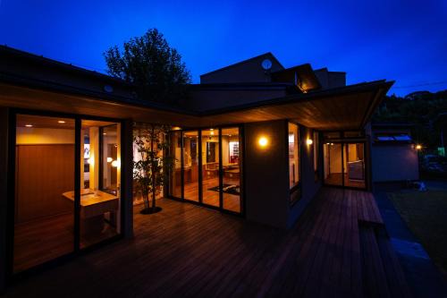 Makinohara Villa | 隠れ家アートヴィラ Villa Revolla