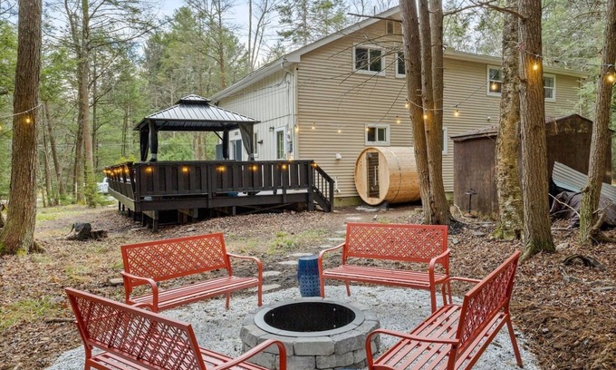 Blakeslee Cabin | 𖤓Creek Retreat Sale| Hottub+Sauna+Firepit+Gameroom𖤓