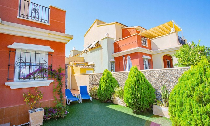 Torrevieja Ski Chalet | 075 Altos Magic House - Alicante Holiday