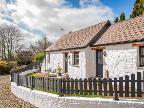 New Moat House | 1 Bed in Narberth 77692
