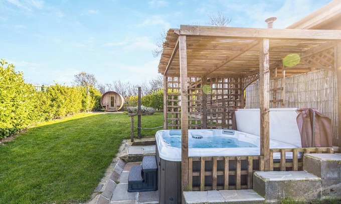 Constable Burton Ski Chalet | 1 bedroom accommodation in Constable Burton