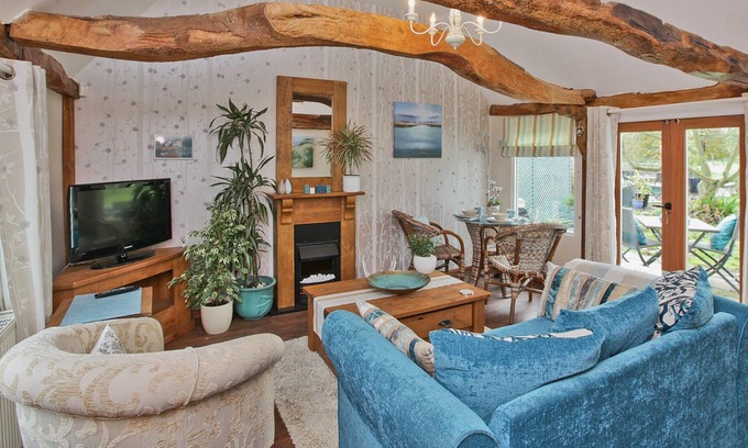 Colchester Cottage | 1 bedroom accommodation in Langham, near Colchester