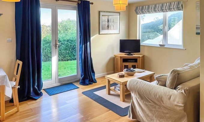 St. Mawes Apartment | 1 bedroom accommodation in St Mawes
