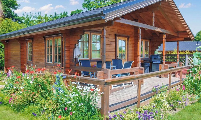 Ryther Ski Chalet | 1 bedroom accommodation in Stillingfleet, York