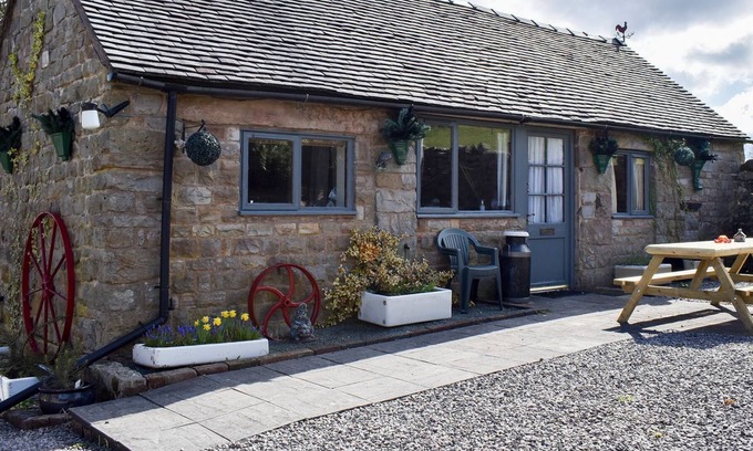 Cauldon Cottage | 1 bedroom accommodation in Leek