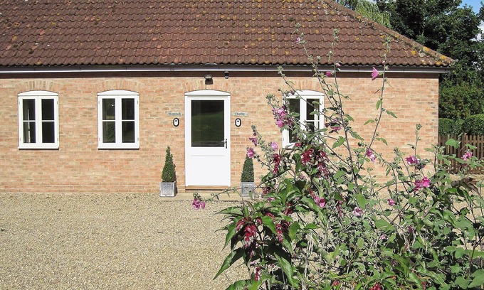 Louth Cottage | 1 bedroom accommodation in Little Tathwell, near Louth