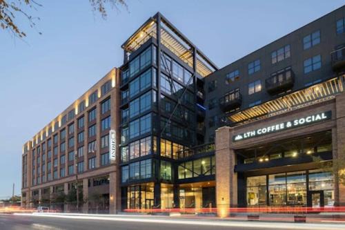 Deep Ellum Apartment | 1 Bedroom apt suite Wifi fitness room Deep Ellum