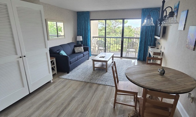 Myrtle Beach Condo | 1-bedroom condo with a view