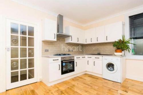 Dormers Wells Apartment | 1 bedroom ground floor flat with garden