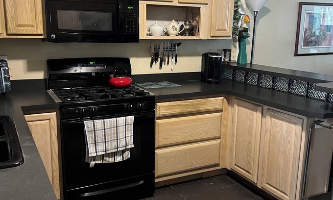 Clearwater House | 1 bedroom house; central air; dog friendly; great location