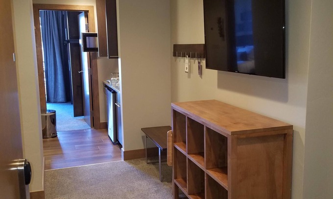 Peak 8 Cabin | 1 Bedroom Master - Grand Colorado Peak 8