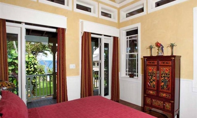 Ocho Rios Cottage | 1 bedroom Seaside Cottage - Pool/Beach/Wifi/Restaurant/House keeping HCB