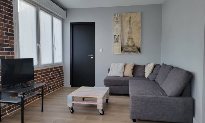 Les Epesses Apartment | 1 brin d'ailleurs : apartment in village house 3 kms from puy du fou