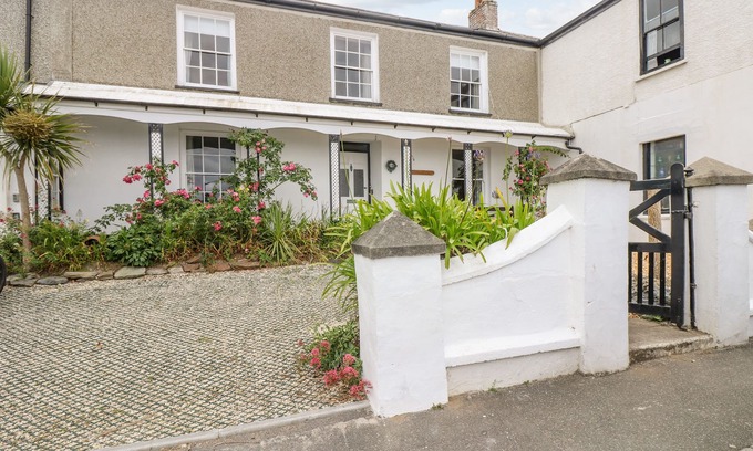 Portscatho Cottage | 1 DORMER VILLAS, pet friendly, country holiday cottage in Portscatho