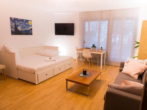 Wiesbaden Apartment | 1-Helles Studio mit Kochzeile -WLAN,Terrasse & kostenfrei parken