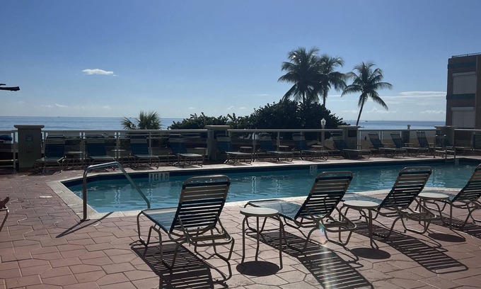 Hollywood Resort | 1 King Bed - Oceanfront Resort Steps from Hollywood Beachn ALL FEES INCLUDED!