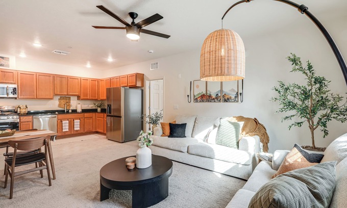 Flagstaff Condo | 1 Mi to Dtwn Flagstaff: Condo w/2 Balconies!