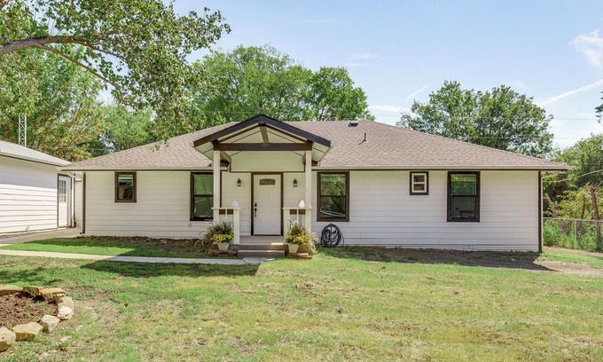 Princeton House | ~ 1 Mi to Lavon Lake: Princeton Retreat