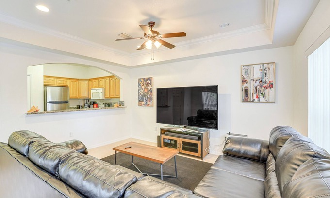 Gainesville House | 1 Mi to UF: Modern Townhome w/Balcony