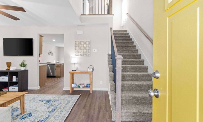 Clarksville House | 1-Mile to Downtown Clarksville! Queen-City Charmer