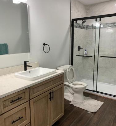 South Bend Villa | 1 mile to noterdame
