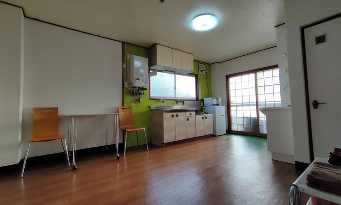 Naniwa Apartment | 1 min froｍ JR Sta., 1 stop from Nanba, 45SQM, R505