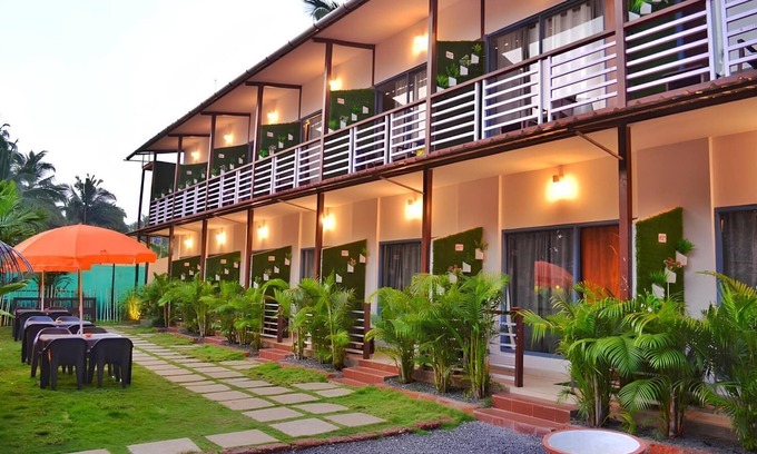 Morjim Hotel | 1 min walk to the morjim beach