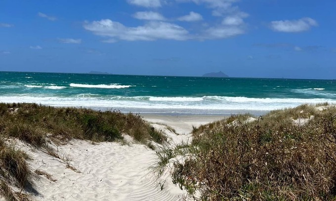 Ruakaka House | 1 MINUTE WALK = RUAKAKA BEACH