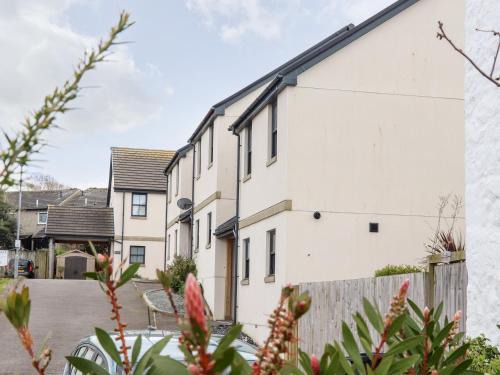 Hayle House | 1 Queensway Gardens