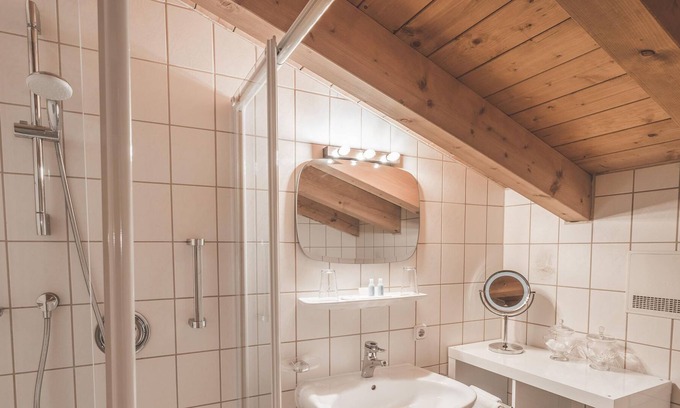 Mittelberg Apartment | 1-room apartment in the holiday home Krämer, 40m² - from 7 days - Alpenhotel Das Küren