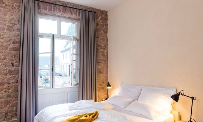 Lahr Apartment | 1-zimmer-apartment mit Kleiner Küche und Großem Bad