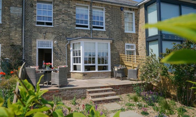 Aldeburgh House | 10 Church Walk, Aldeburgh